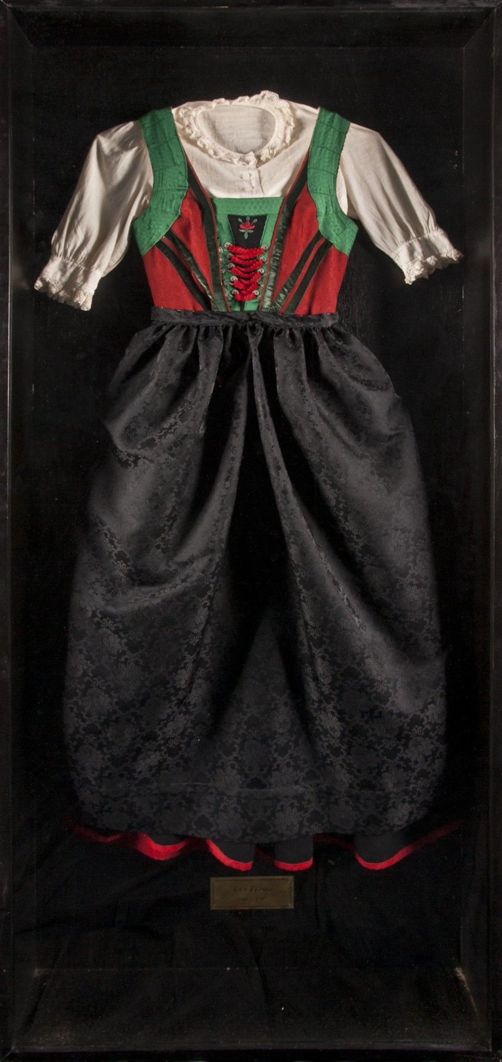 "Un souvenir du XXe si?cle" Eva Braun